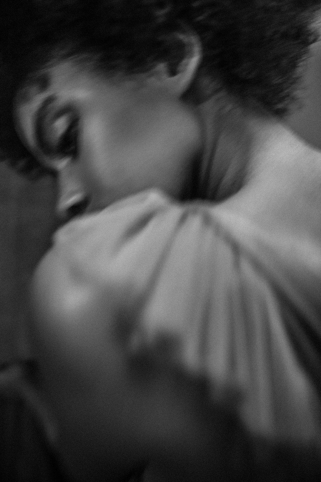 Retrato artístico en blanco y negro de Mónica
